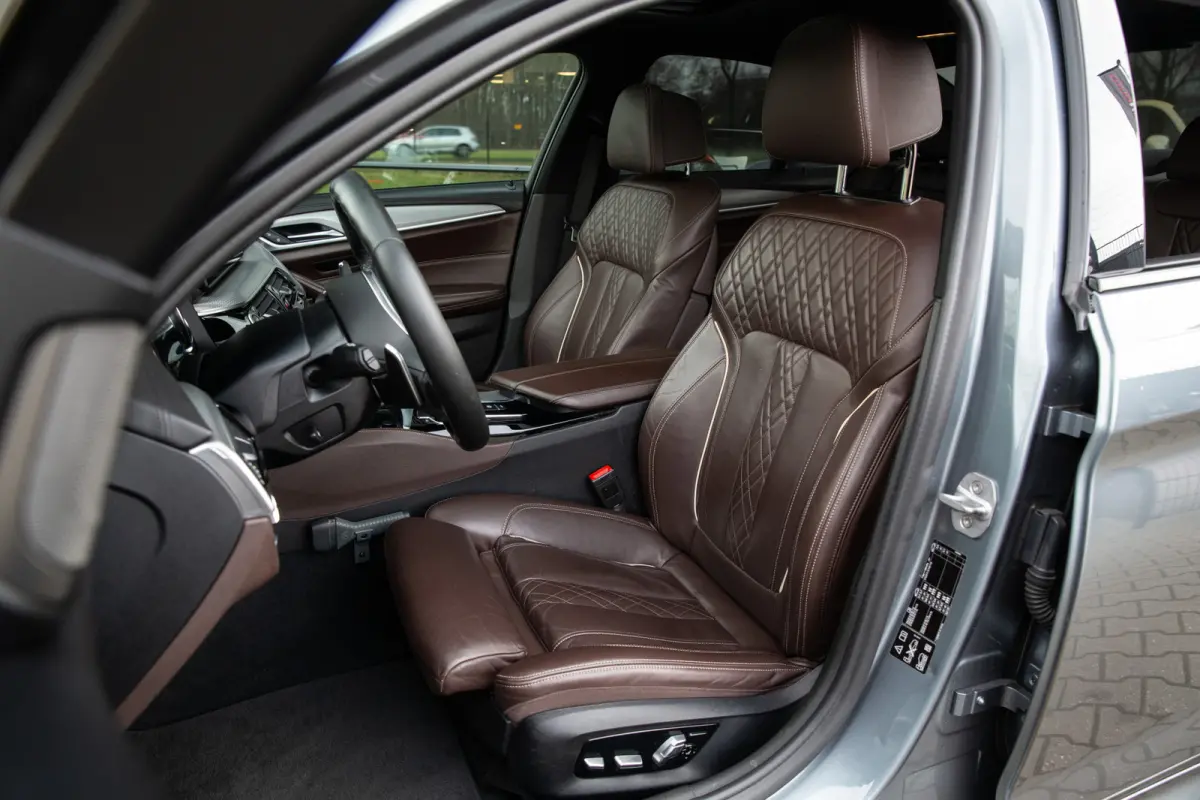 M550i xDrive M-Sport , Comfortstoelen, Pano, H&K, HUD, Adap. cruise, 4-wielsturing