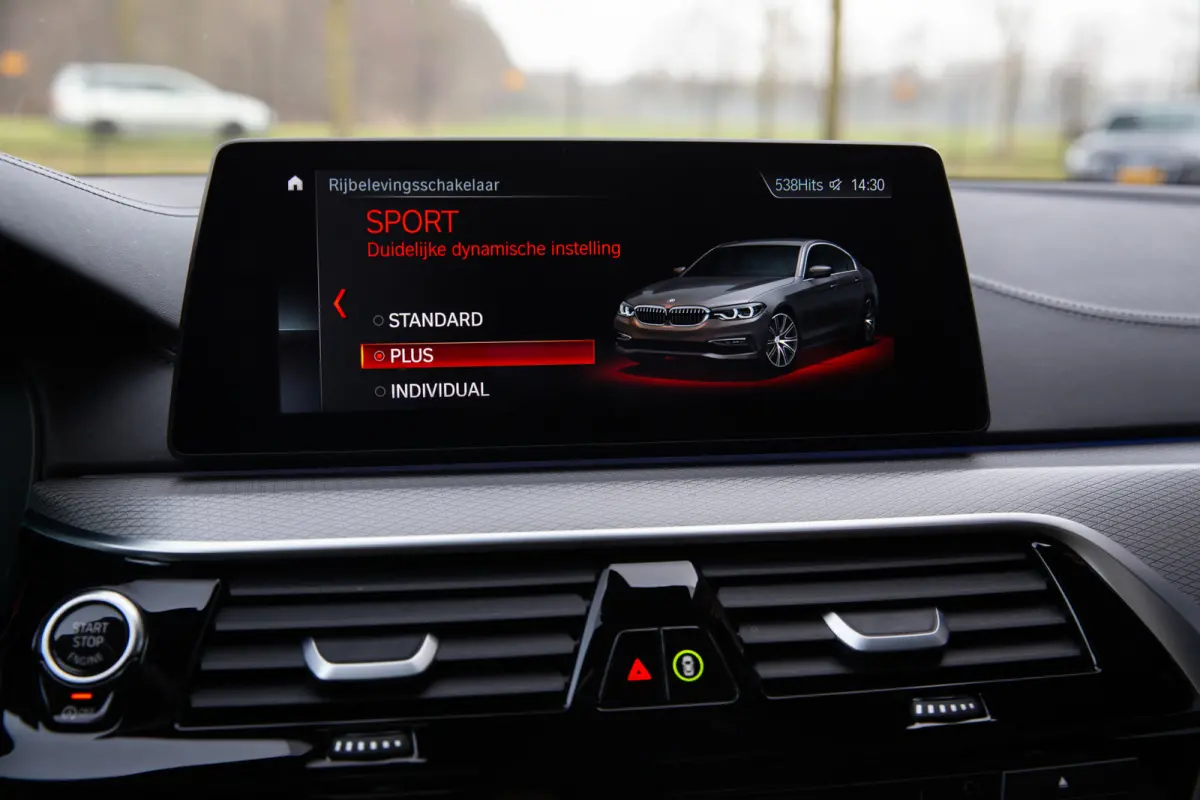 M550i xDrive M-Sport , Comfortstoelen, Pano, H&K, HUD, Adap. cruise, 4-wielsturing