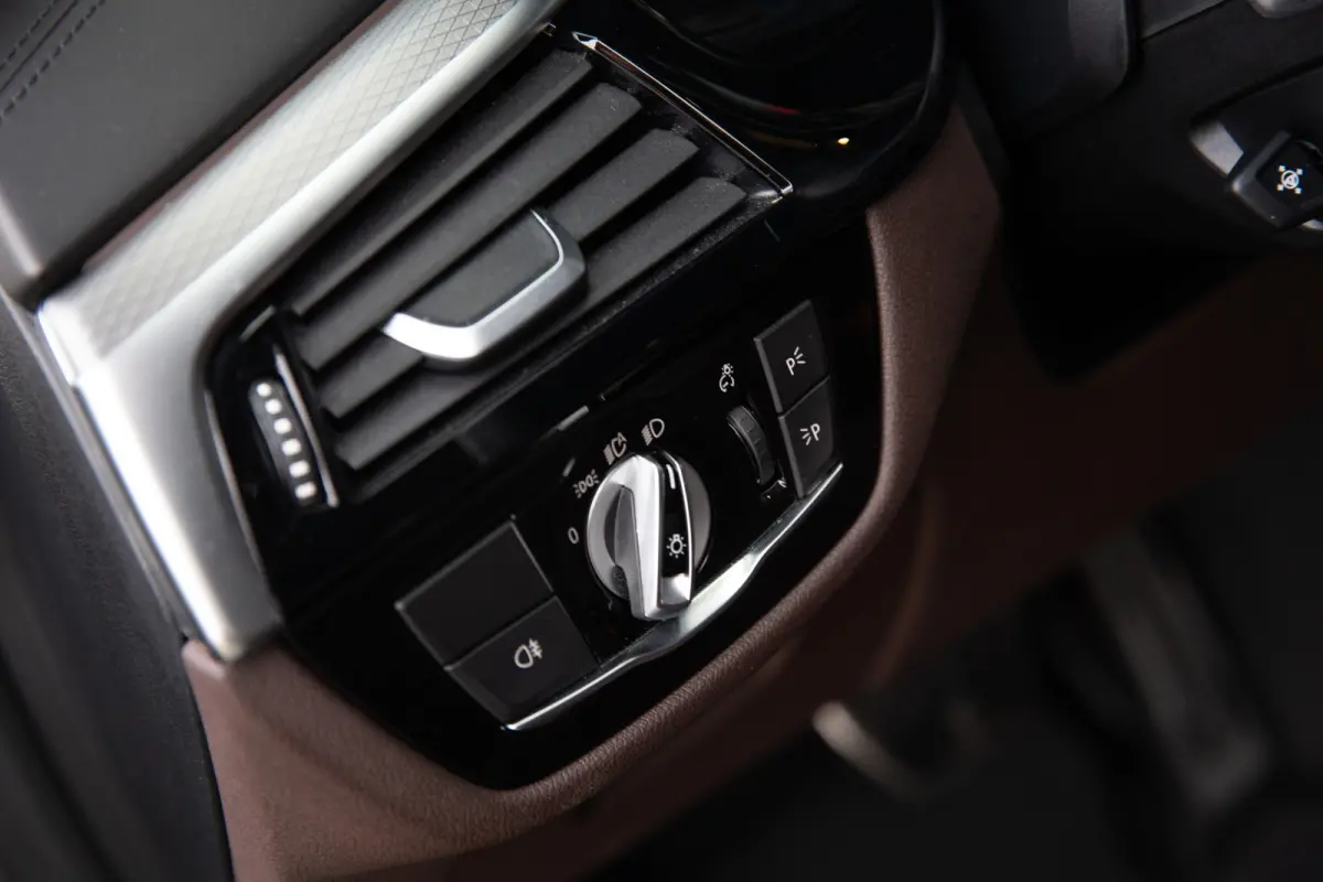 M550i xDrive M-Sport , Comfortstoelen, Pano, H&K, HUD, Adap. cruise, 4-wielsturing
