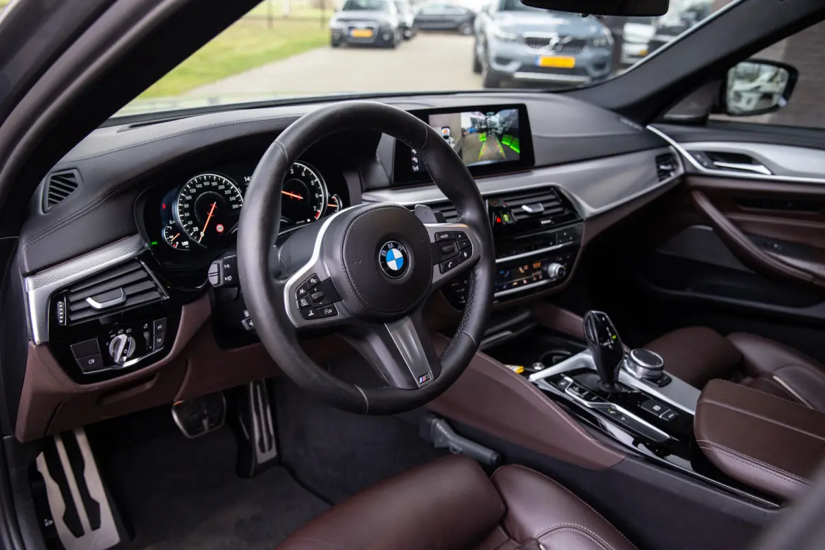 M550i xDrive M-Sport , Comfortstoelen, Pano, H&K, HUD, Adap. cruise, 4-wielsturing