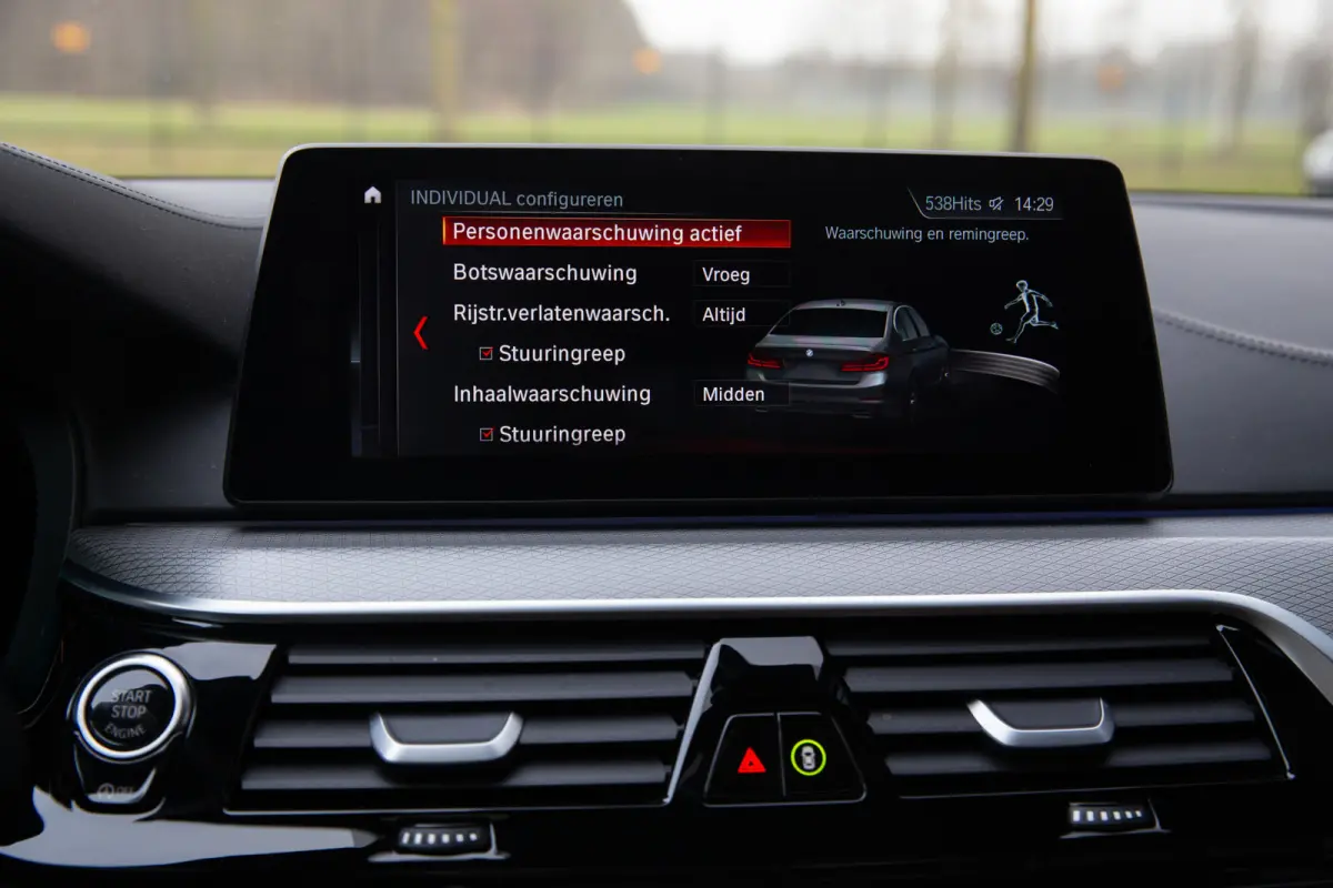 M550i xDrive M-Sport , Comfortstoelen, Pano, H&K, HUD, Adap. cruise, 4-wielsturing