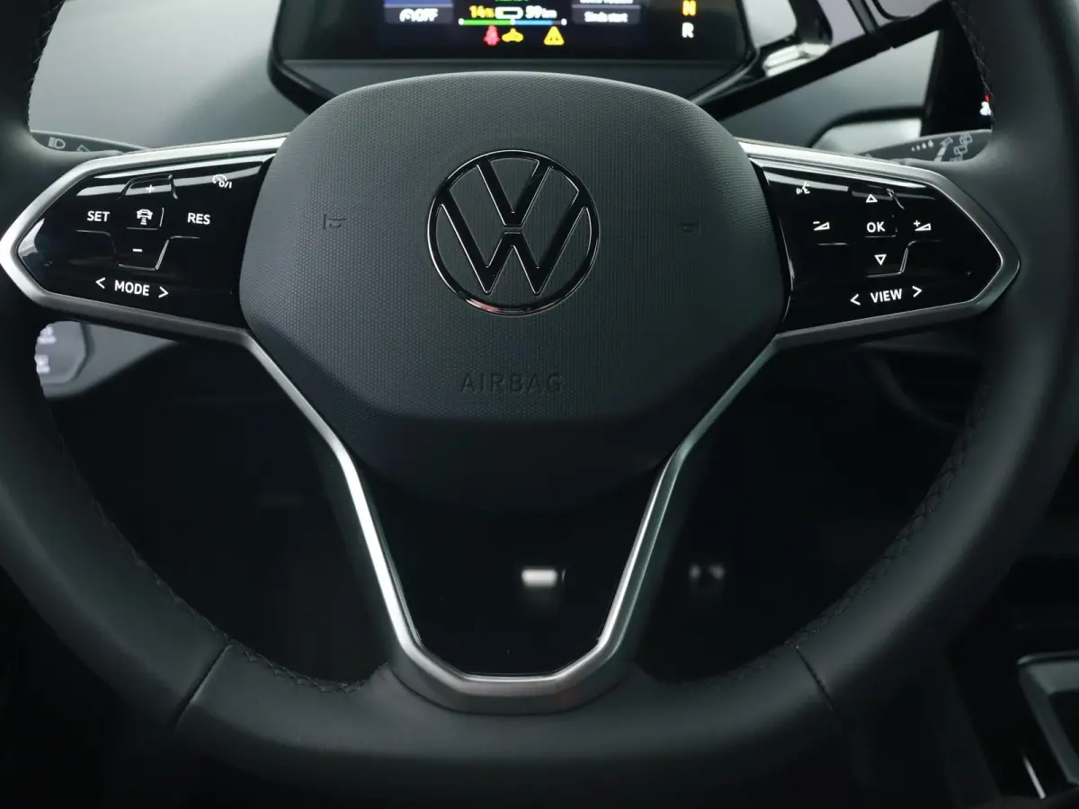 Pro 77 kWh 204 PK Apple Carplay | Stoelverwarming | Stuurwielverwarming | Adaptive Cruise Control | Parkeersensoren | Navigatie | Climate Control | 19'' Lichtmetalen Velgen |
