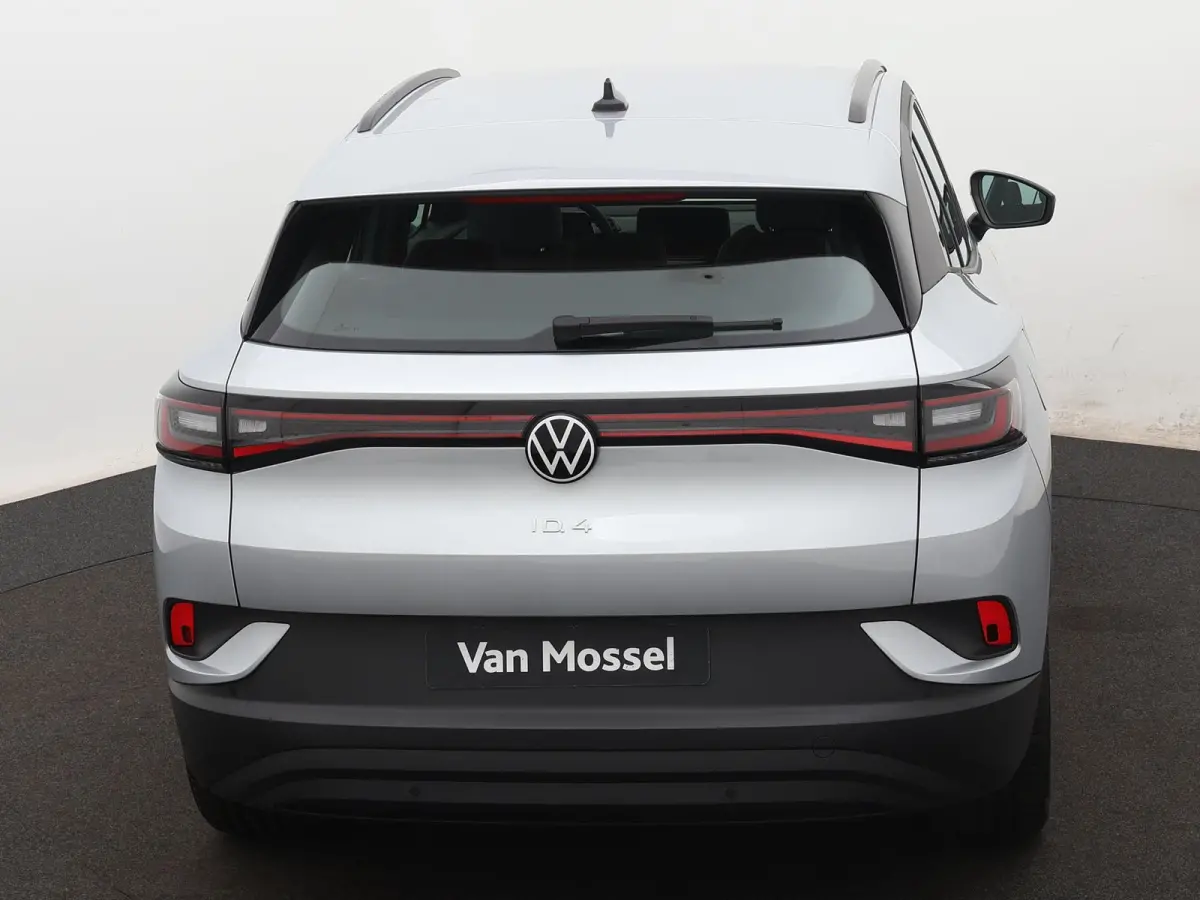 Pro 77 kWh 204 PK Apple Carplay | Stoelverwarming | Stuurwielverwarming | Adaptive Cruise Control | Parkeersensoren | Navigatie | Climate Control | 19'' Lichtmetalen Velgen |