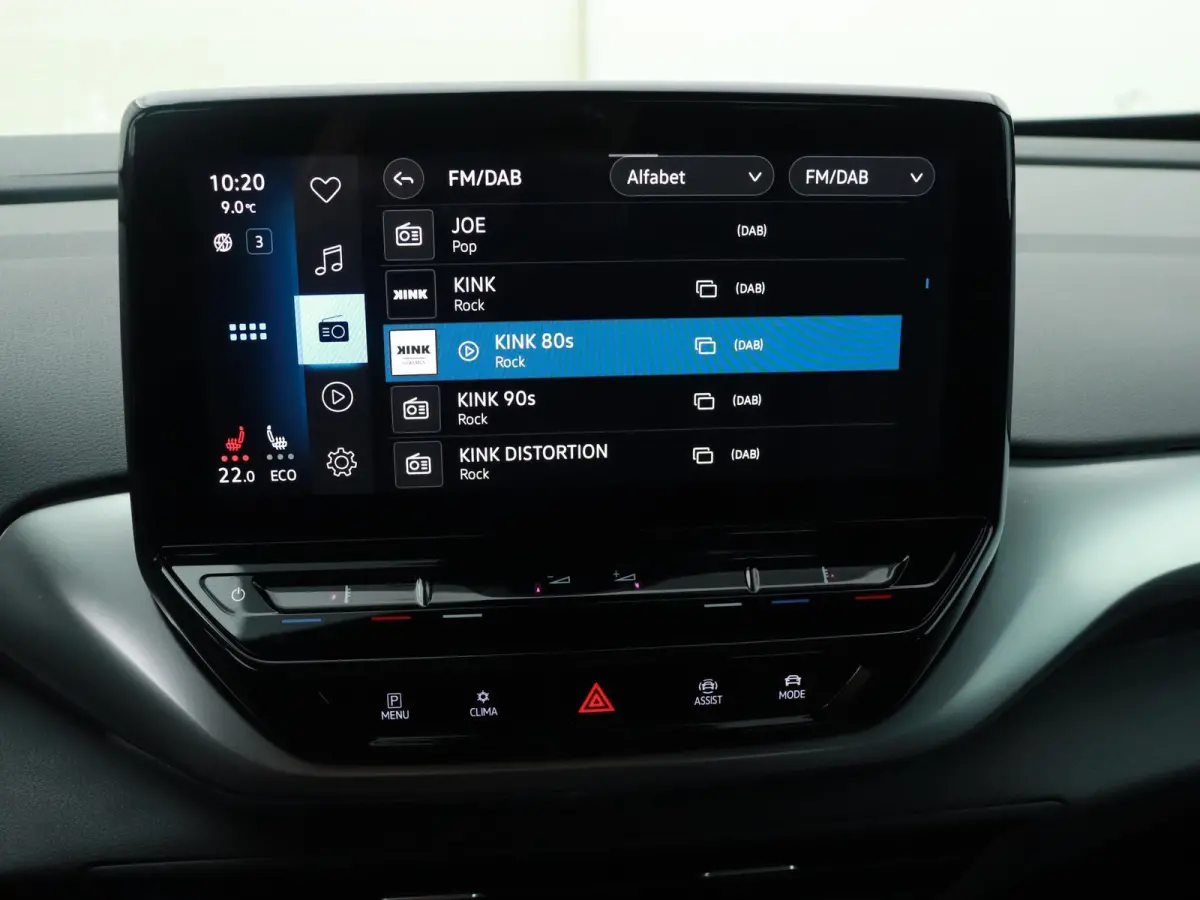 Pro 77 kWh 204 PK Apple Carplay | Stoelverwarming | Stuurwielverwarming | Adaptive Cruise Control | Parkeersensoren | Navigatie | Climate Control | 19'' Lichtmetalen Velgen |