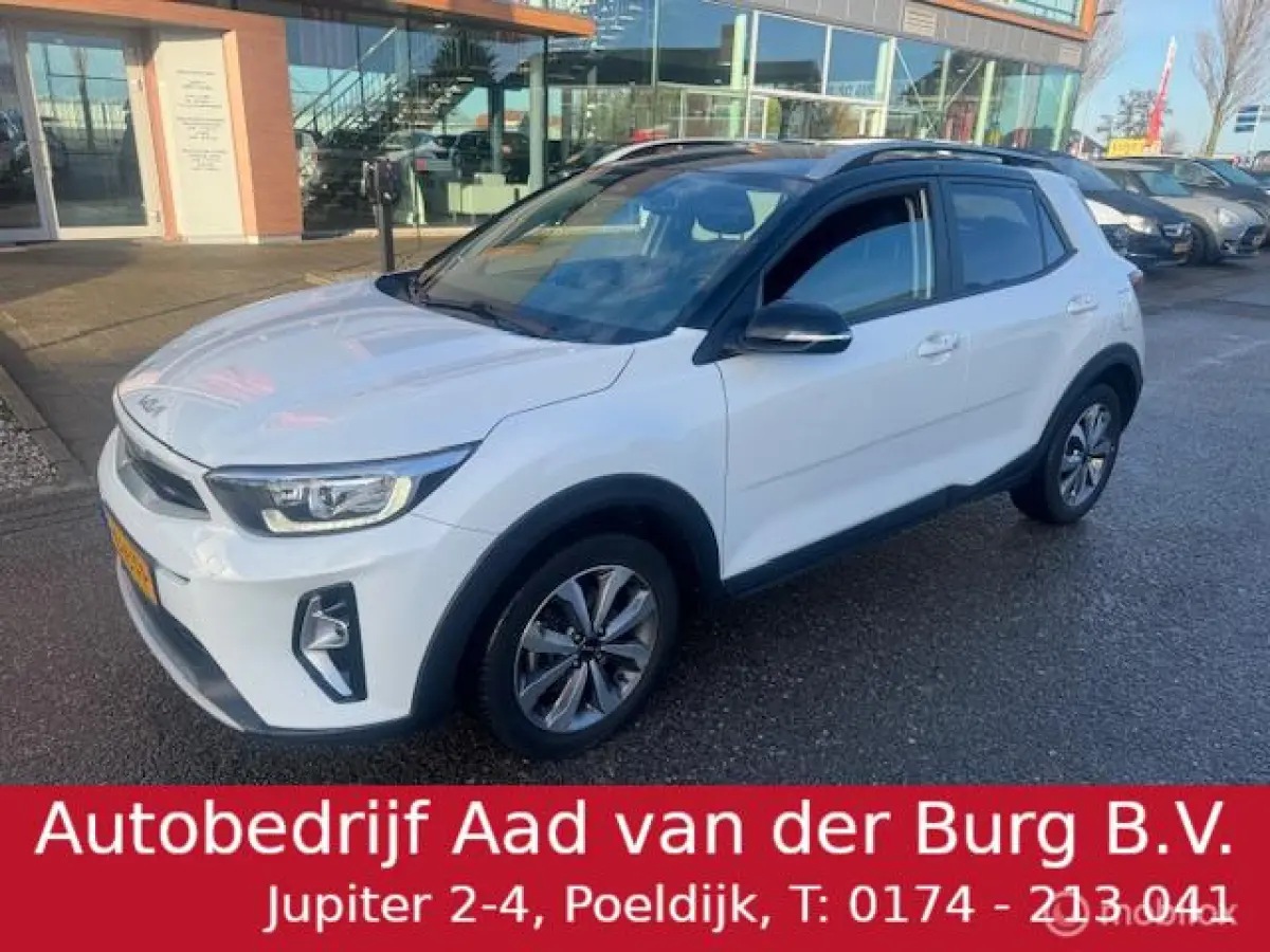 1.0 T-GDI DynamicPlusLine Trekhaak afneembaar , 16 inch velgen & banden , Navigatie , Bluetooth Priveglas , Electr. inklapbare spiegels , Parkeerhulp achter , Two Tone - Wit/Zwart dak