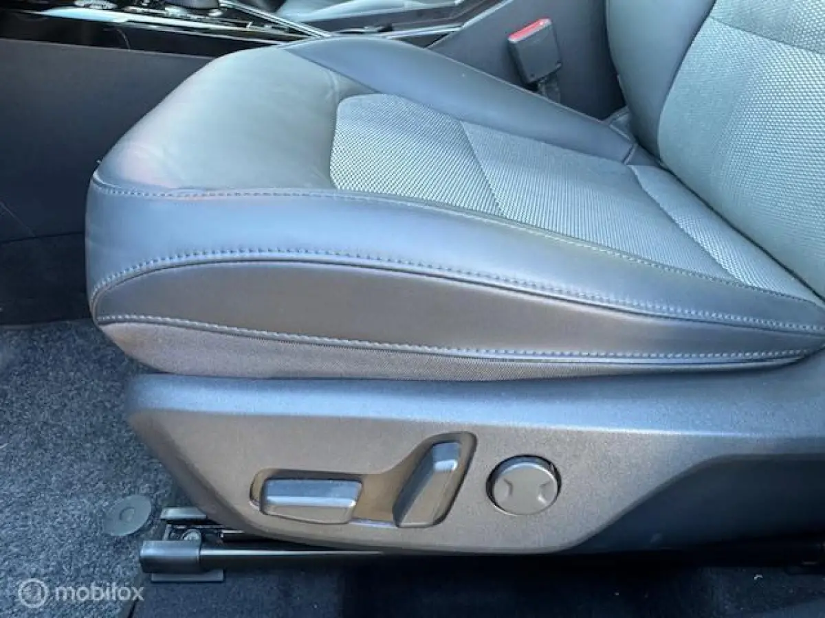 1.6 GDi Hybrid DynamicPlusLine , Navigatie, + Camera achter , Electr. achter klep , Stoel & Stuur verwarming , Lane assist , Brake assist , Dode hoek detectie 18 inch velgen & Brede banden
