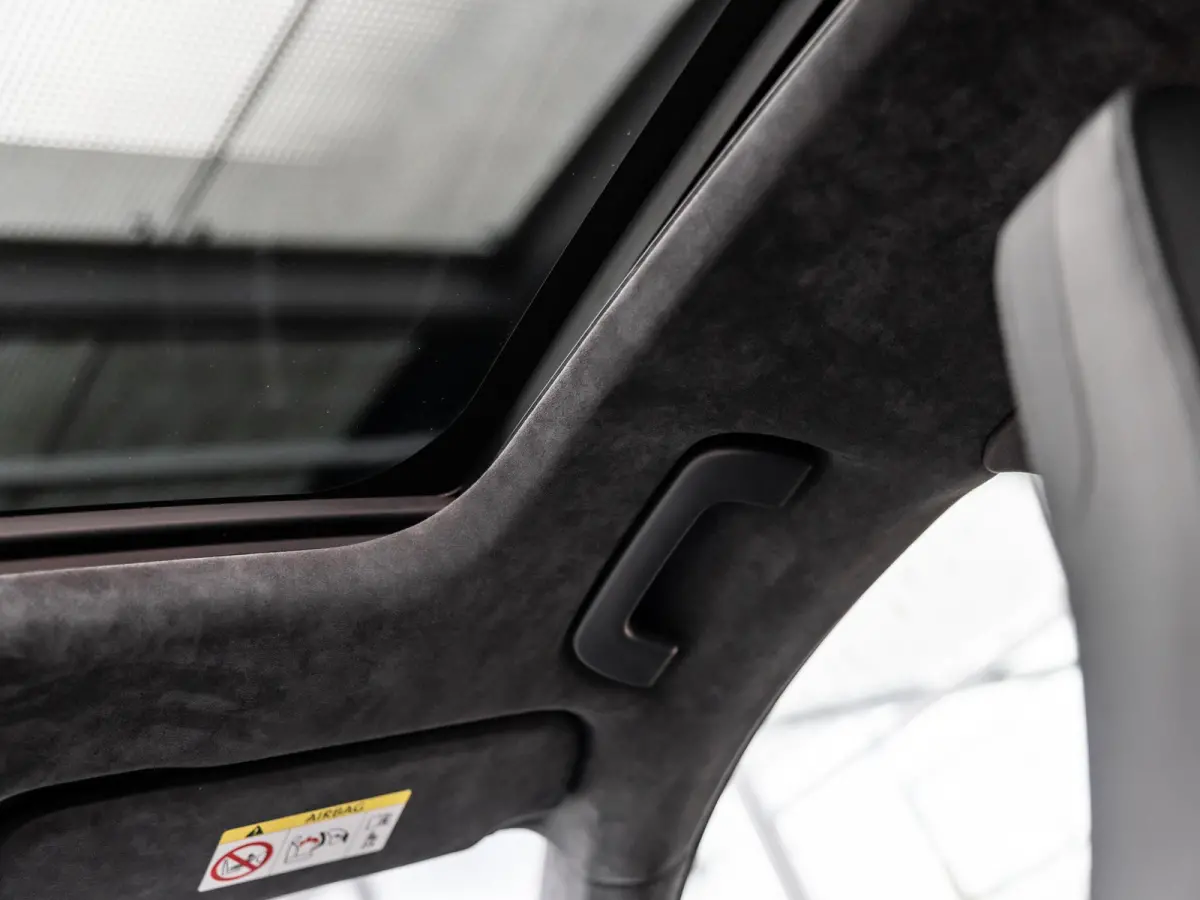 4.0 Turbo | VIERWIELBESTURING | SFEERVERLICHTING | SOFTCLOSE | TV SCHERMEN ACHTER | PASM LUCHTVERING | SPORTUITLAATSYSTEEM | 21 INCH 911 TURBO DESIGN | AGAATGRIJS | PANORAMA/SCHUIF-KANTELDAK