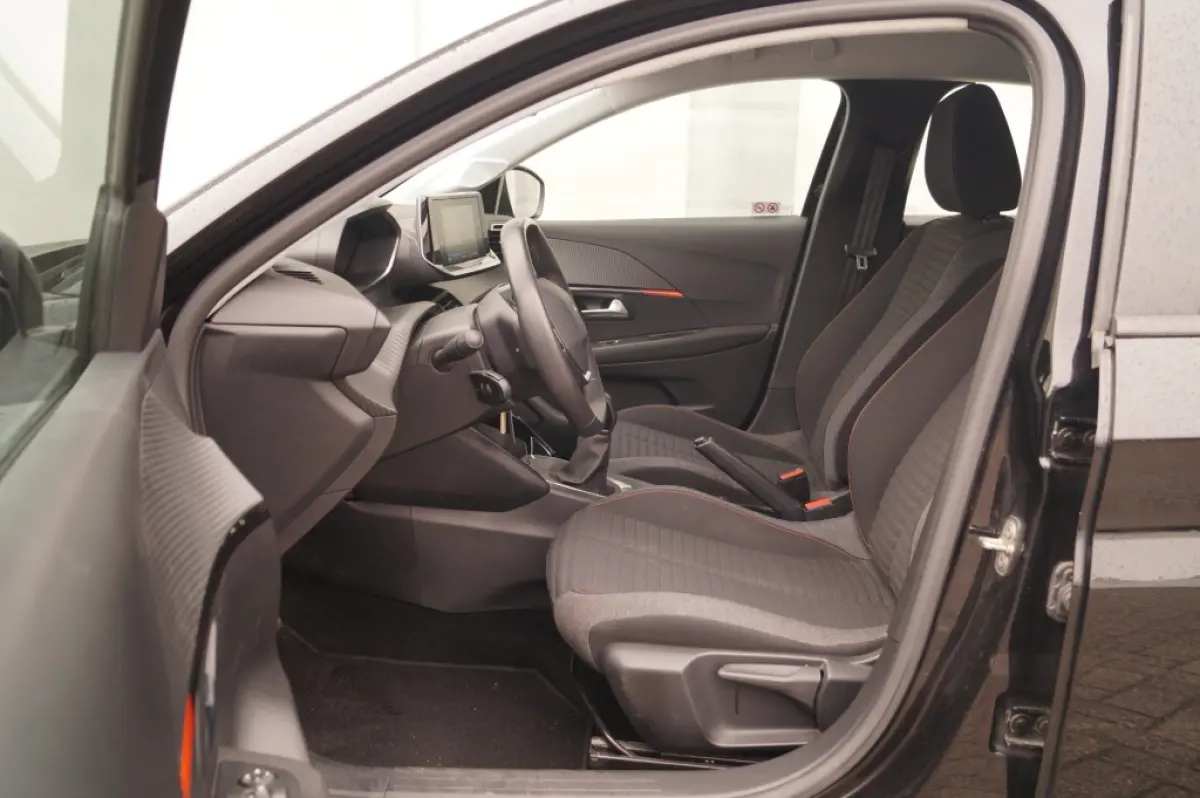 1.2 PureTech Active Pack -NAVI-AIRCO-PDC-