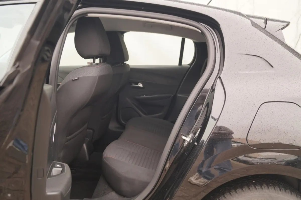 1.2 PureTech Active Pack -NAVI-AIRCO-PDC-