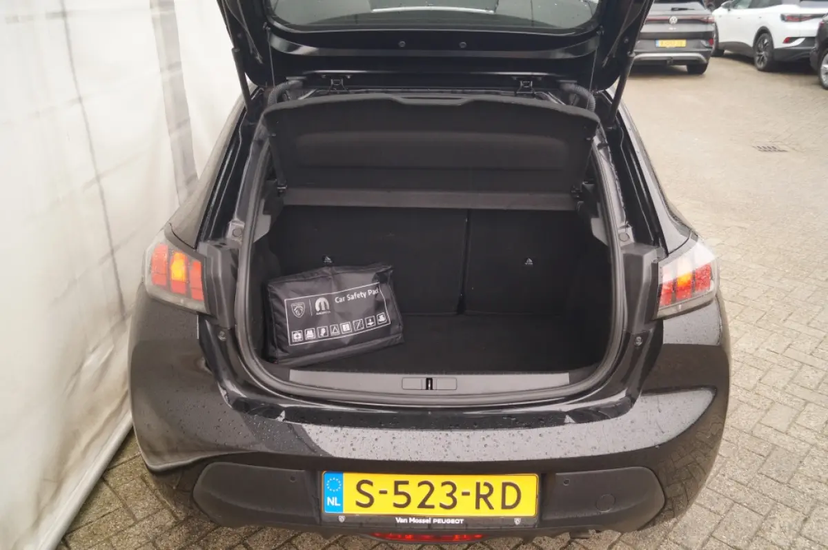 1.2 PureTech Active Pack -NAVI-AIRCO-PDC-