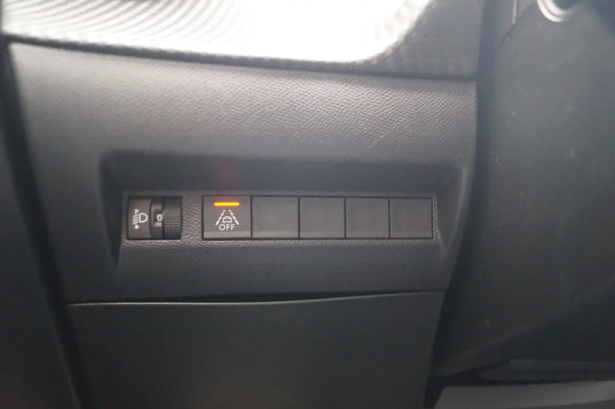 1.2 PureTech Active Pack -NAVI-AIRCO-PDC-