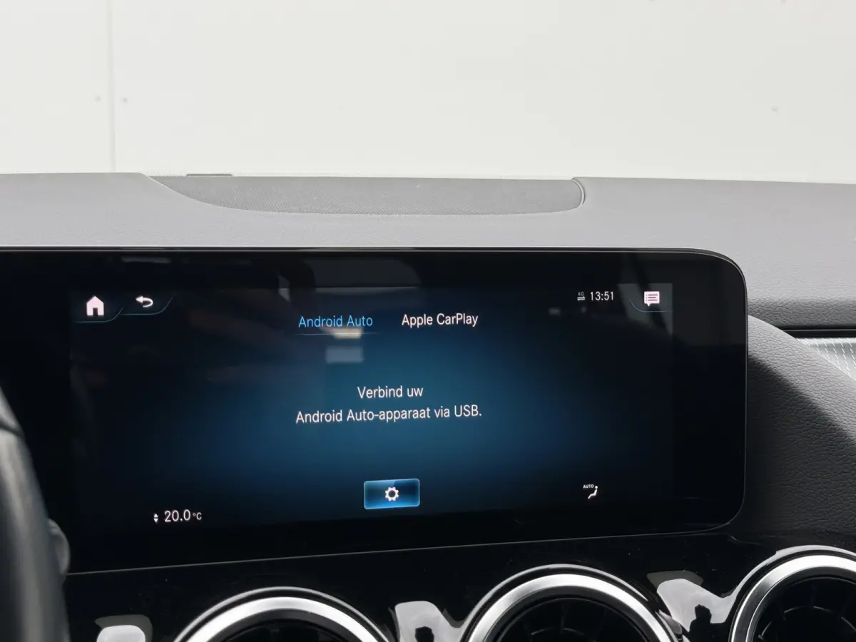 200 Business Solution Luxury | Pano | CarPlay | Camera | LED | 18 inch