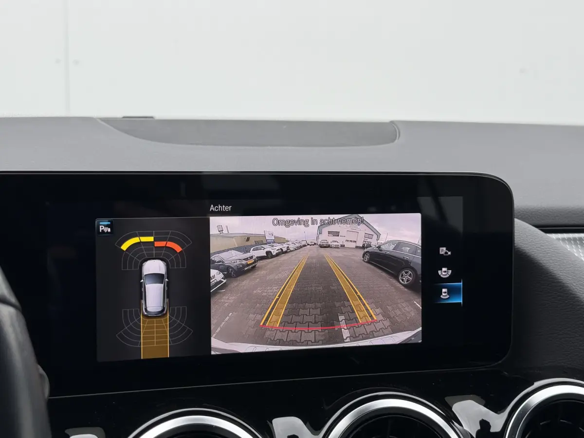 200 Business Solution Luxury | Pano | CarPlay | Camera | LED | 18 inch