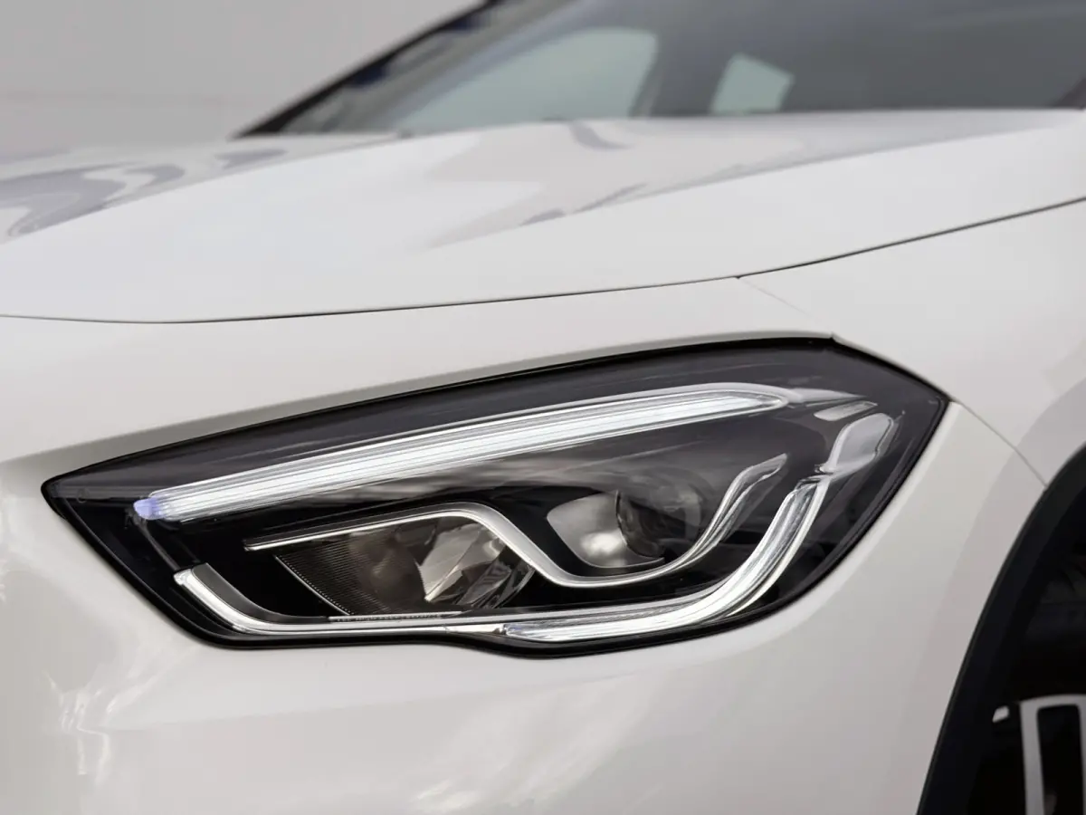 200 Business Solution Luxury | Pano | CarPlay | Camera | LED | 18 inch