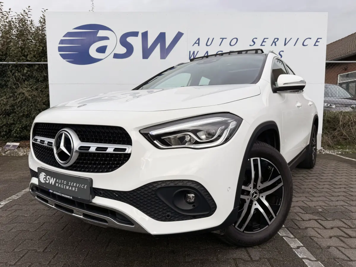 200 Business Solution Luxury | Pano | CarPlay | Camera | LED | 18 inch