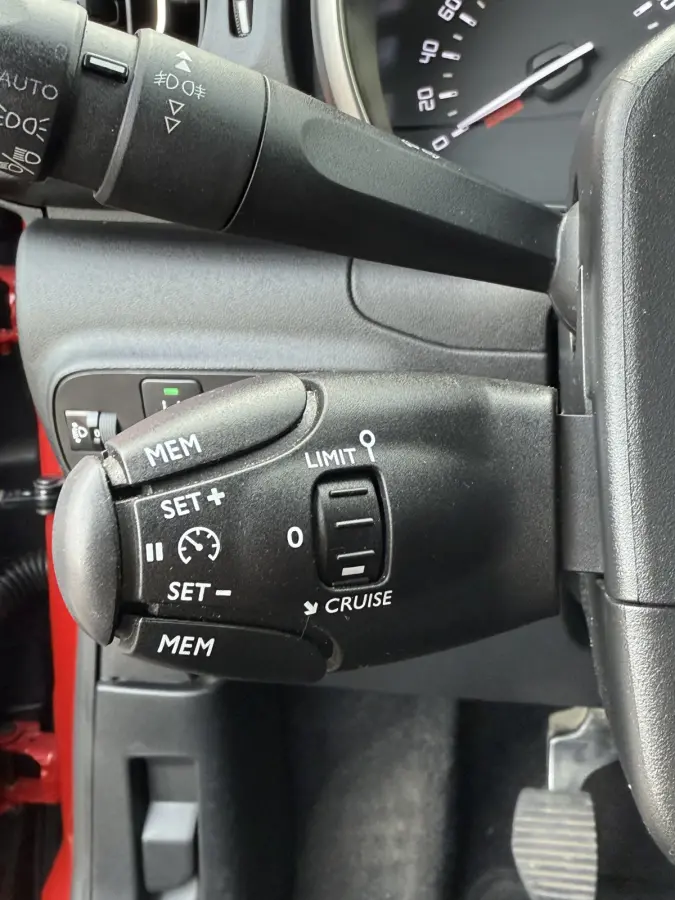 1.2 PureTech Shine. | CAMERA | NAVI | CRUISE | DAB+ |