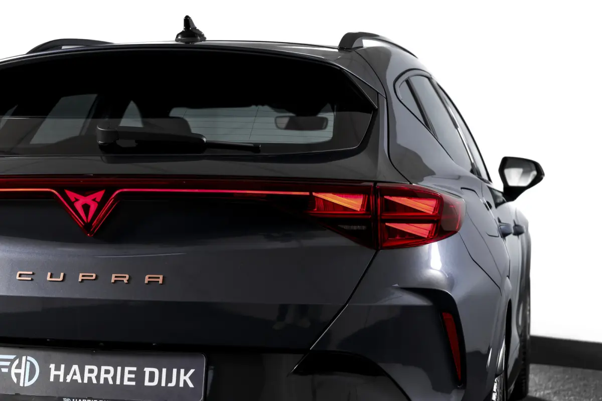 1.5 TSI e-Hybrid 272 PK VZ Performance | Dig. Cockpit | Adapt. Cruise | Stoel-+Stuurverw. | PDC | Camera | NAV + App. Connect | ECC | Sennheiser | Elek. Klep | LM 19" | 6918