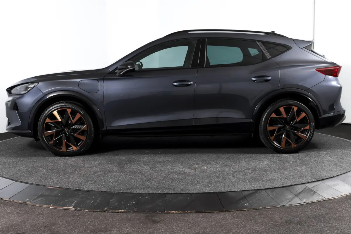 1.5 TSI e-Hybrid 272 PK VZ Performance | Dig. Cockpit | Adapt. Cruise | Stoel-+Stuurverw. | PDC | Camera | NAV + App. Connect | ECC | Sennheiser | Elek. Klep | LM 19" | 6918