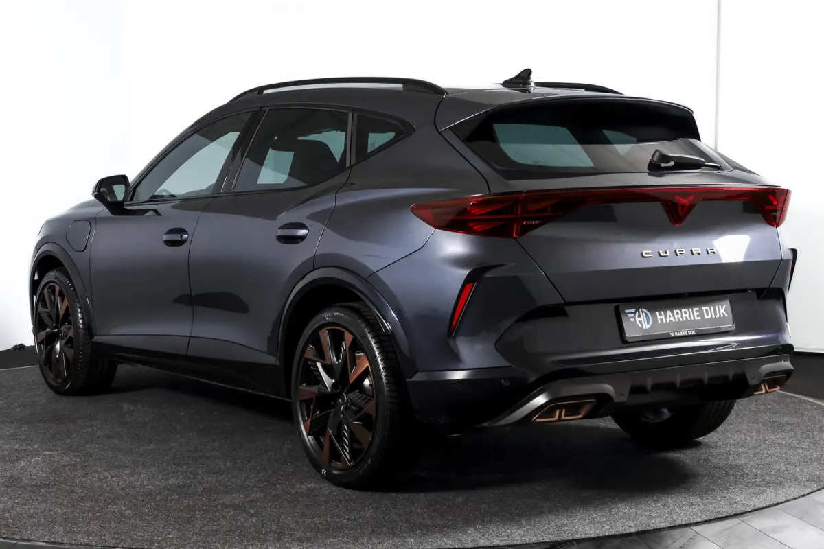 1.5 TSI e-Hybrid 272 PK VZ Performance | Dig. Cockpit | Adapt. Cruise | Stoel-+Stuurverw. | PDC | Camera | NAV + App. Connect | ECC | Sennheiser | Elek. Klep | LM 19" | 6918