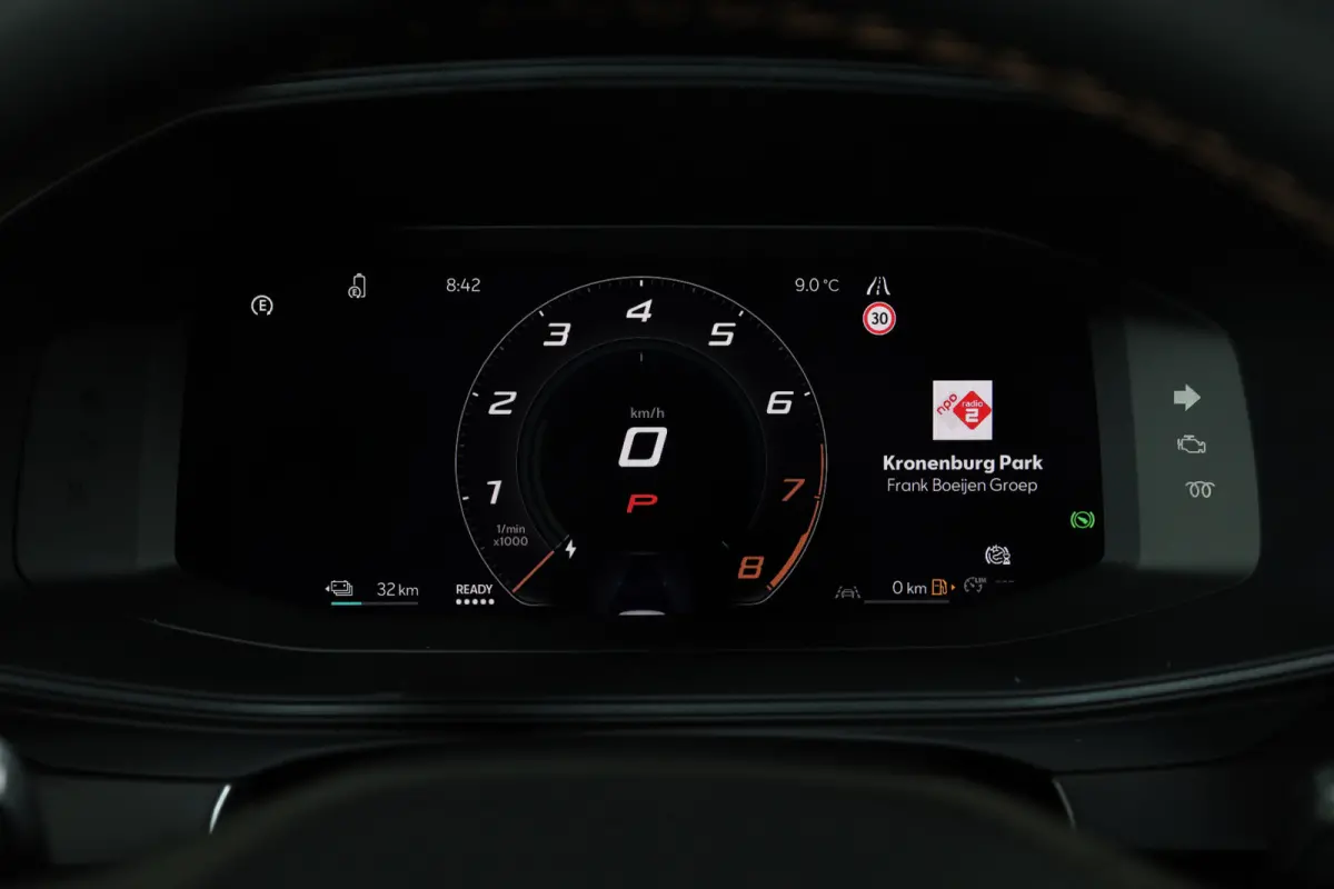 1.5 TSI e-Hybrid 272 PK VZ Performance | Dig. Cockpit | Adapt. Cruise | Stoel-+Stuurverw. | PDC | Camera | NAV + App. Connect | ECC | Sennheiser | Elek. Klep | LM 19" | 6918