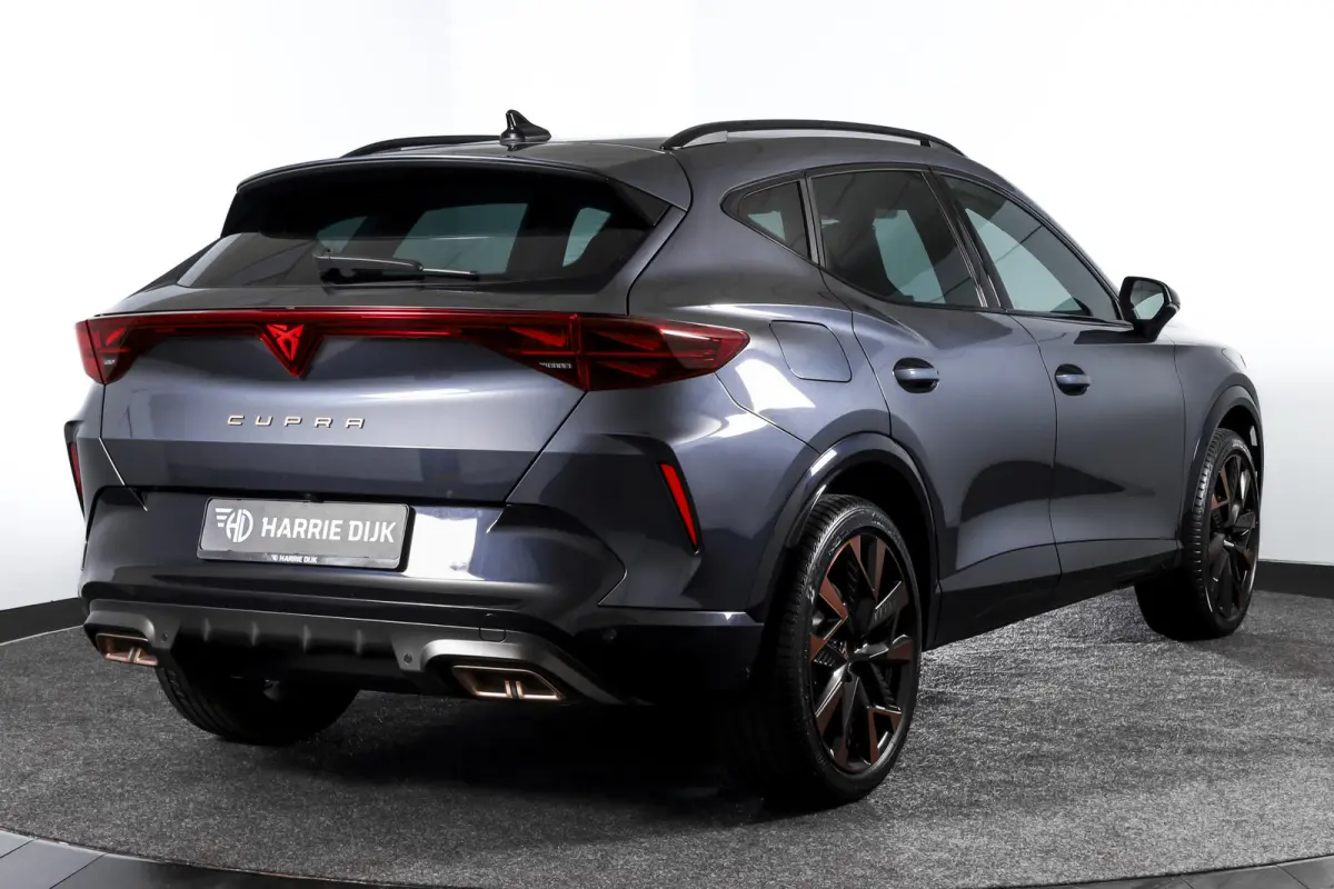1.5 TSI e-Hybrid 272 PK VZ Performance | Dig. Cockpit | Adapt. Cruise | Stoel-+Stuurverw. | PDC | Camera | NAV + App. Connect | ECC | Sennheiser | Elek. Klep | LM 19" | 6918
