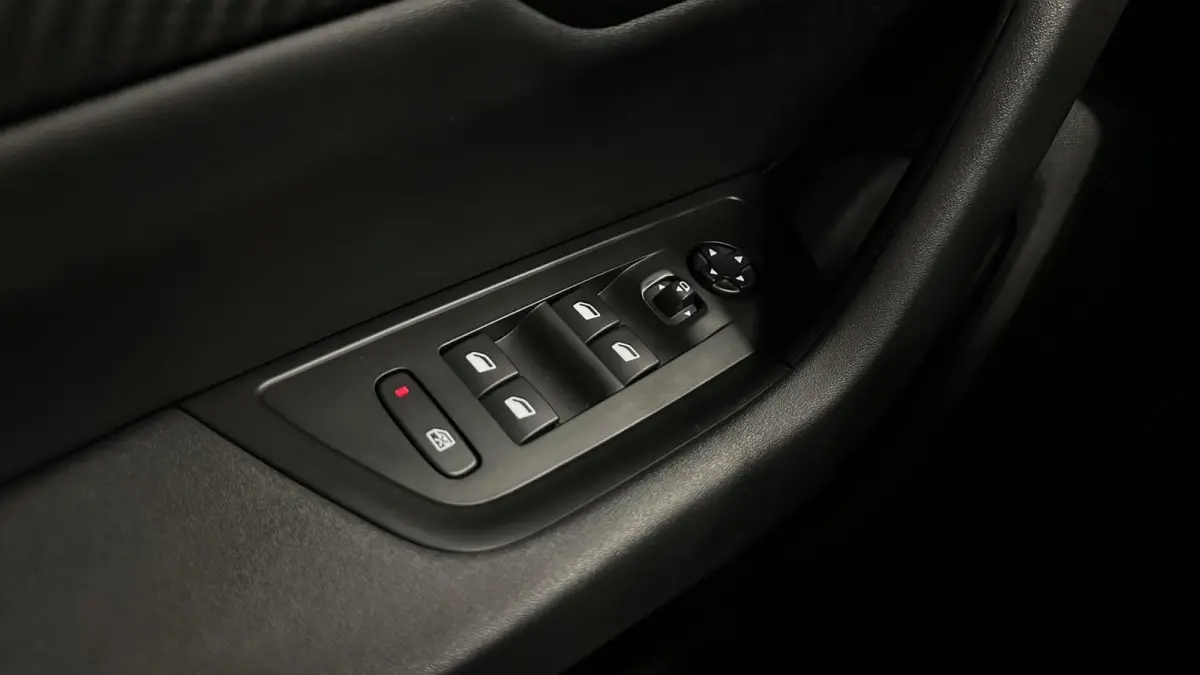 1.2 PureTech Allure Pack Business CAMERA ECC ADAP CRUISE CARPLAY.