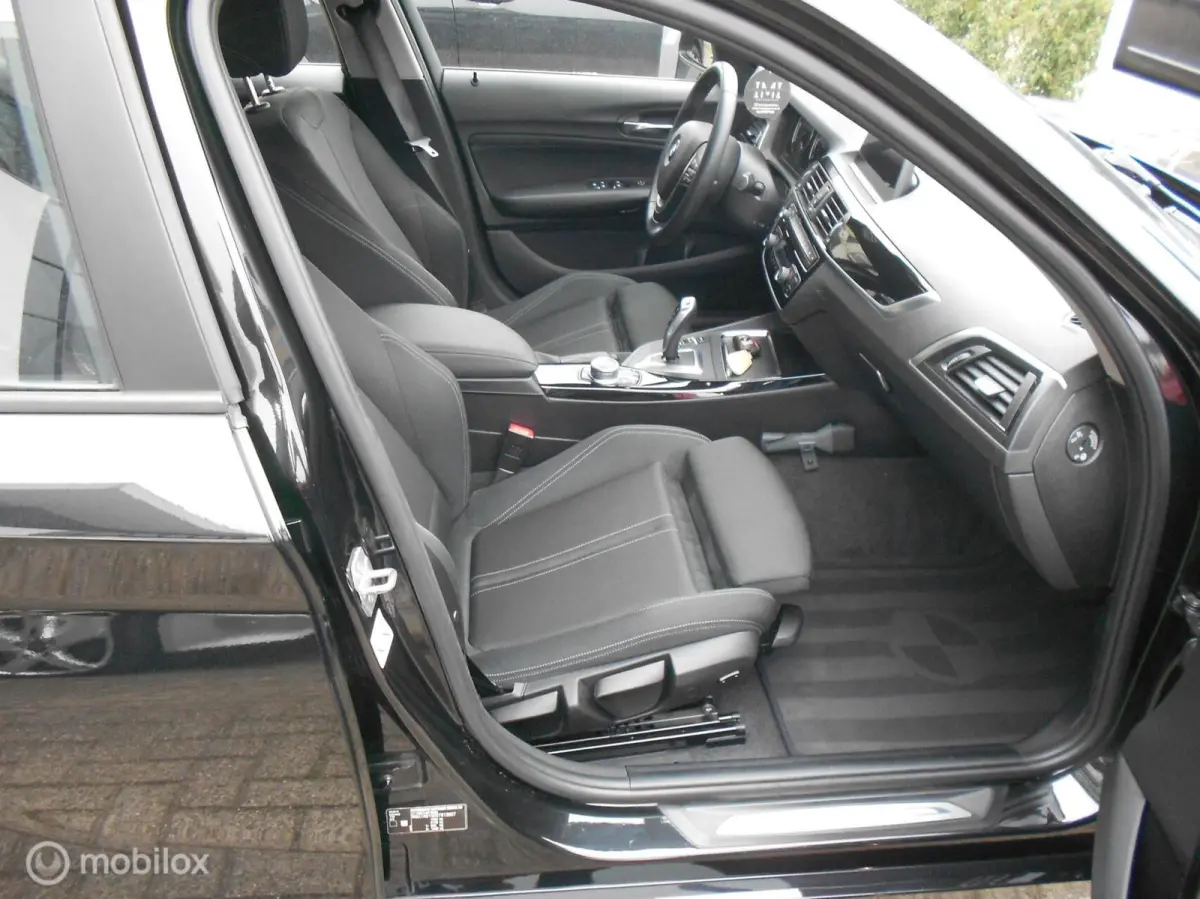 118i Executive Automaat