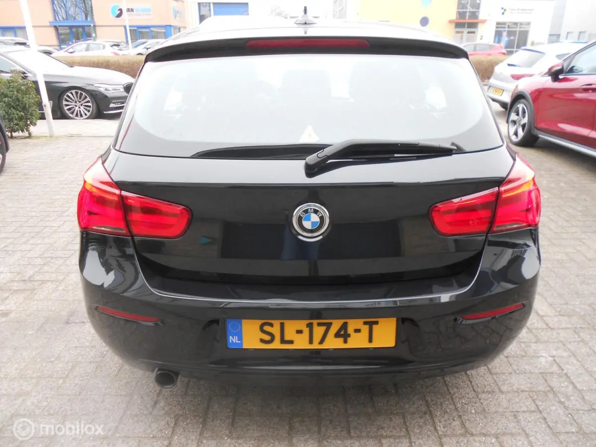 118i Executive Automaat