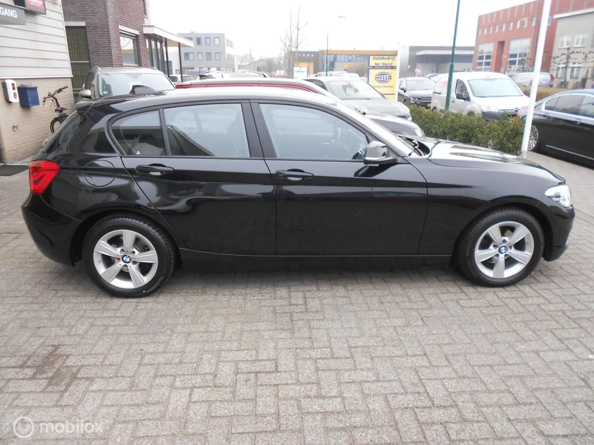 118i Executive Automaat