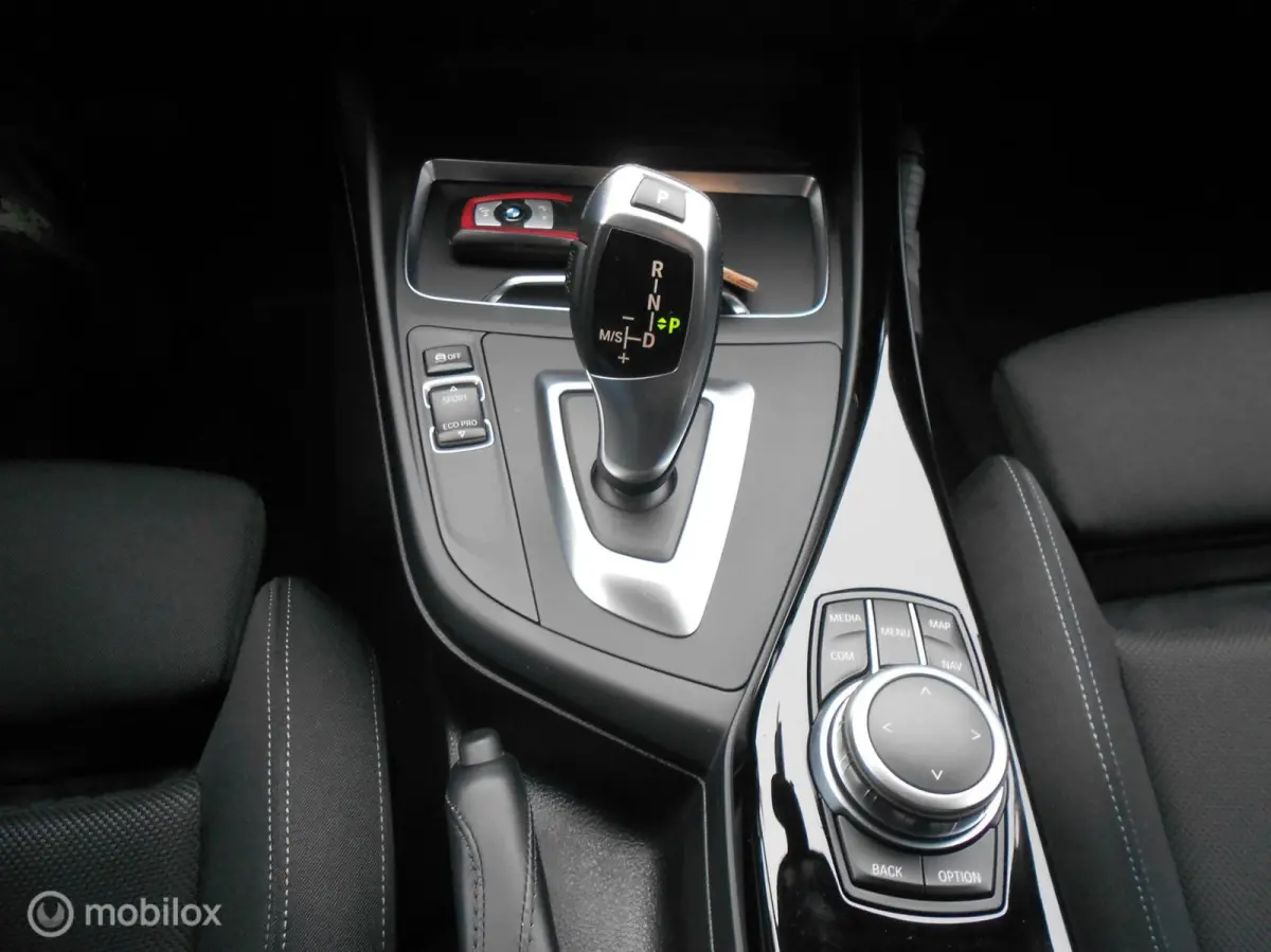118i Executive Automaat