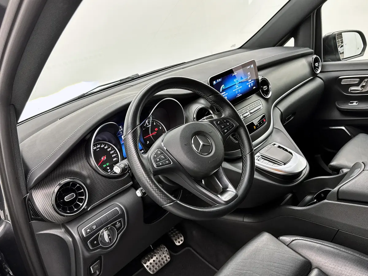 300d Extra Lang Avantgarde Edition AMG-Line 7 zitplaatsen Incl. BPM Koelkast Nappa Leder Burmester audio