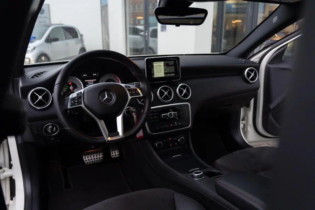 180 AMG|Org NL NAP|2e Eig|7G Automaat|Panoramadak|Xenon|Leder|Navi|Keurig Onderhouden