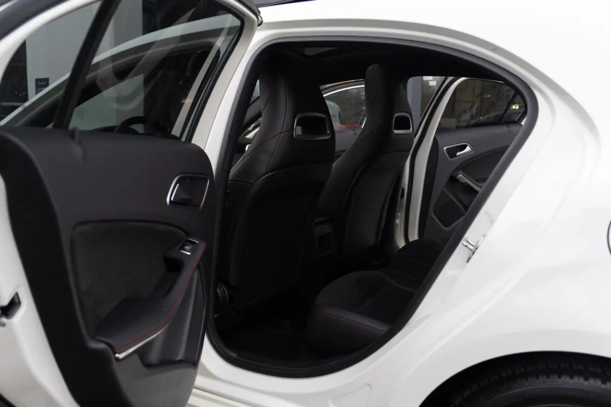 180 AMG|Org NL NAP|2e Eig|7G Automaat|Panoramadak|Xenon|Leder|Navi|Keurig Onderhouden