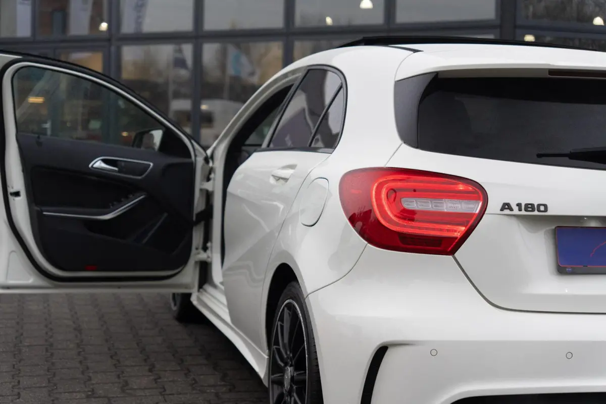180 AMG|Org NL NAP|2e Eig|7G Automaat|Panoramadak|Xenon|Leder|Navi|Keurig Onderhouden