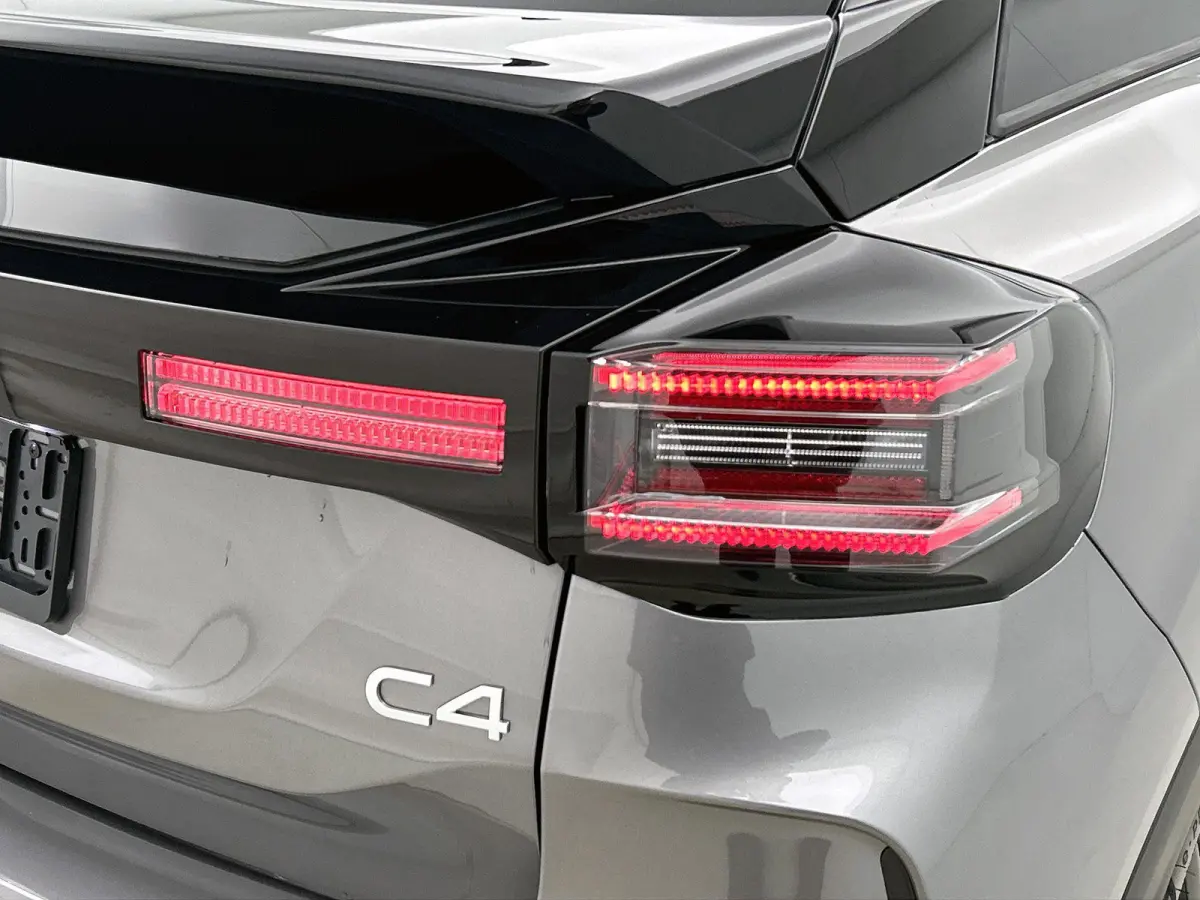 1.2 Hybrid Collection 145pk Automaat | 8 JAAR GARANTIE | Navigatie | Climate Control | Cruise Control | 18"LMV | LED | Stoelverwarming | Apple Carplay/Android Auto |
