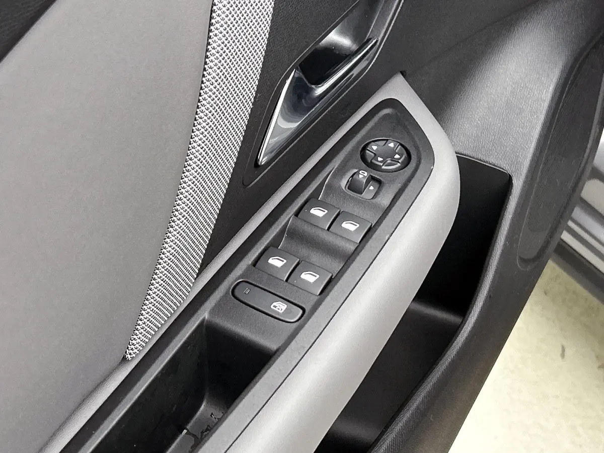 1.2 Hybrid Collection 145pk Automaat | 8 JAAR GARANTIE | Navigatie | Climate Control | Cruise Control | 18"LMV | LED | Stoelverwarming | Apple Carplay/Android Auto |