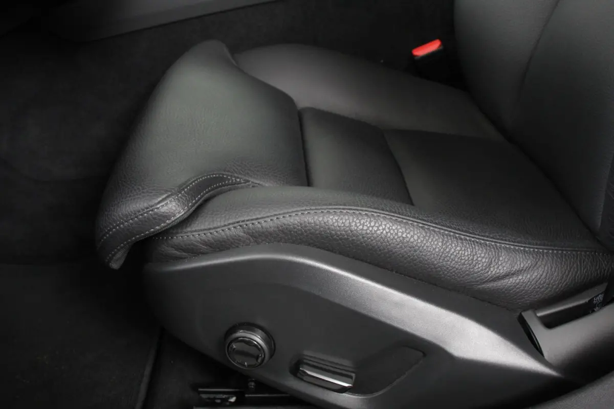 2.0 T5 250pk Automaat Inscription Navigatie Apple Carplay/Android Auto Climate control Leder Parkeer sensoren Virtual Cockpit Lichtmetalen velgen 18"