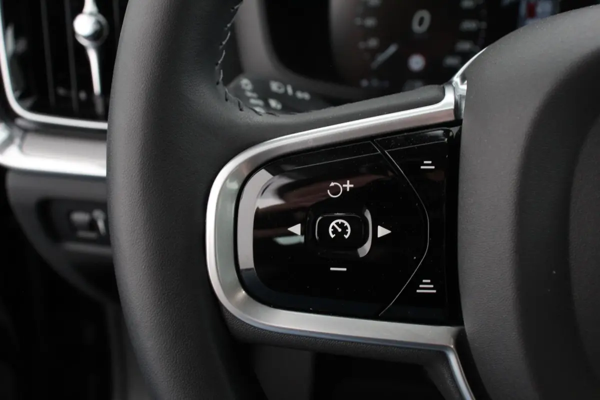 2.0 T5 250pk Automaat Inscription Navigatie Apple Carplay/Android Auto Climate control Leder Parkeer sensoren Virtual Cockpit Lichtmetalen velgen 18"