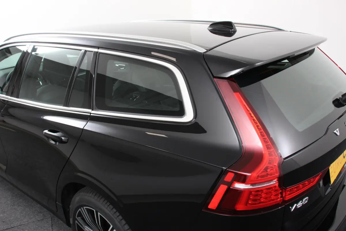 2.0 T5 250pk Automaat Inscription Navigatie Apple Carplay/Android Auto Climate control Leder Parkeer sensoren Virtual Cockpit Lichtmetalen velgen 18"