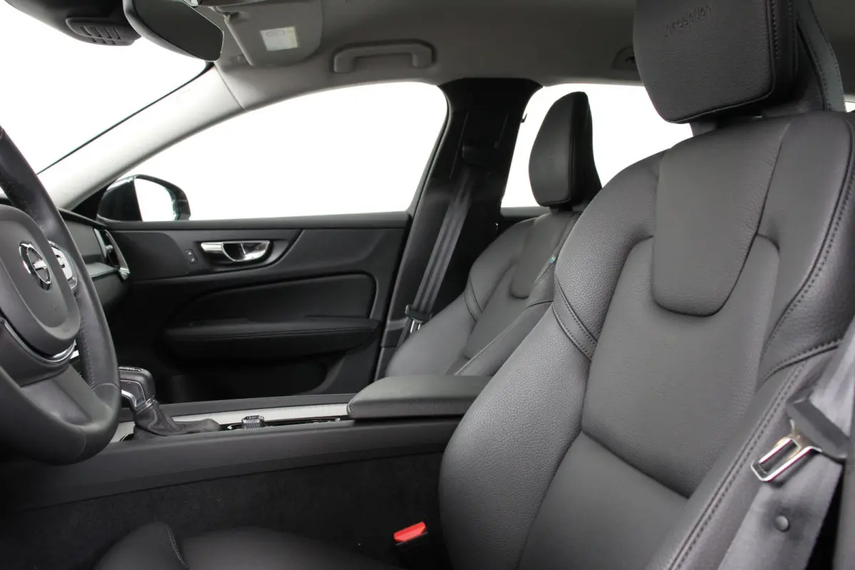 2.0 T5 250pk Automaat Inscription Navigatie Apple Carplay/Android Auto Climate control Leder Parkeer sensoren Virtual Cockpit Lichtmetalen velgen 18"