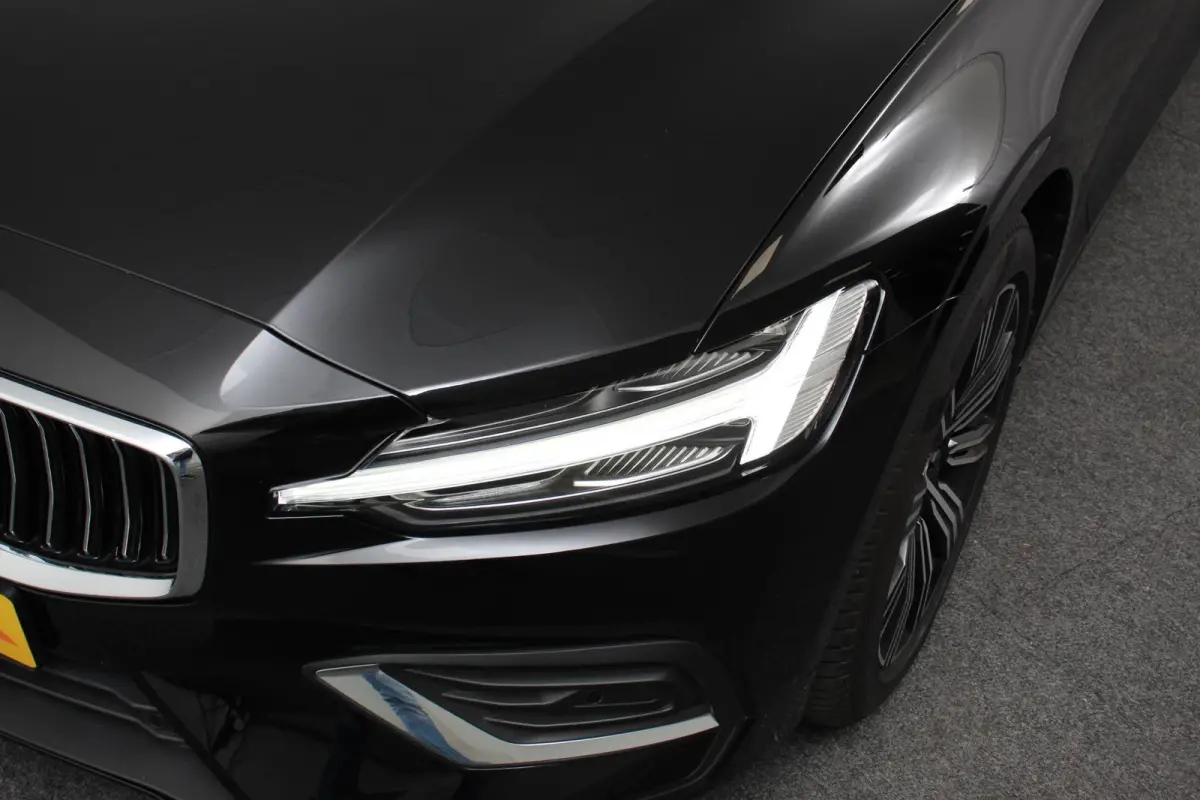 2.0 T5 250pk Automaat Inscription Navigatie Apple Carplay/Android Auto Climate control Leder Parkeer sensoren Virtual Cockpit Lichtmetalen velgen 18"