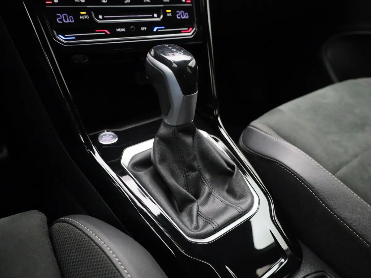 1.5 TSI R-Line | 150PK | AUTOMAAT | NAVIGATIE | CAMERA | STOELVERWARMING | CLIMATE CONTROL |