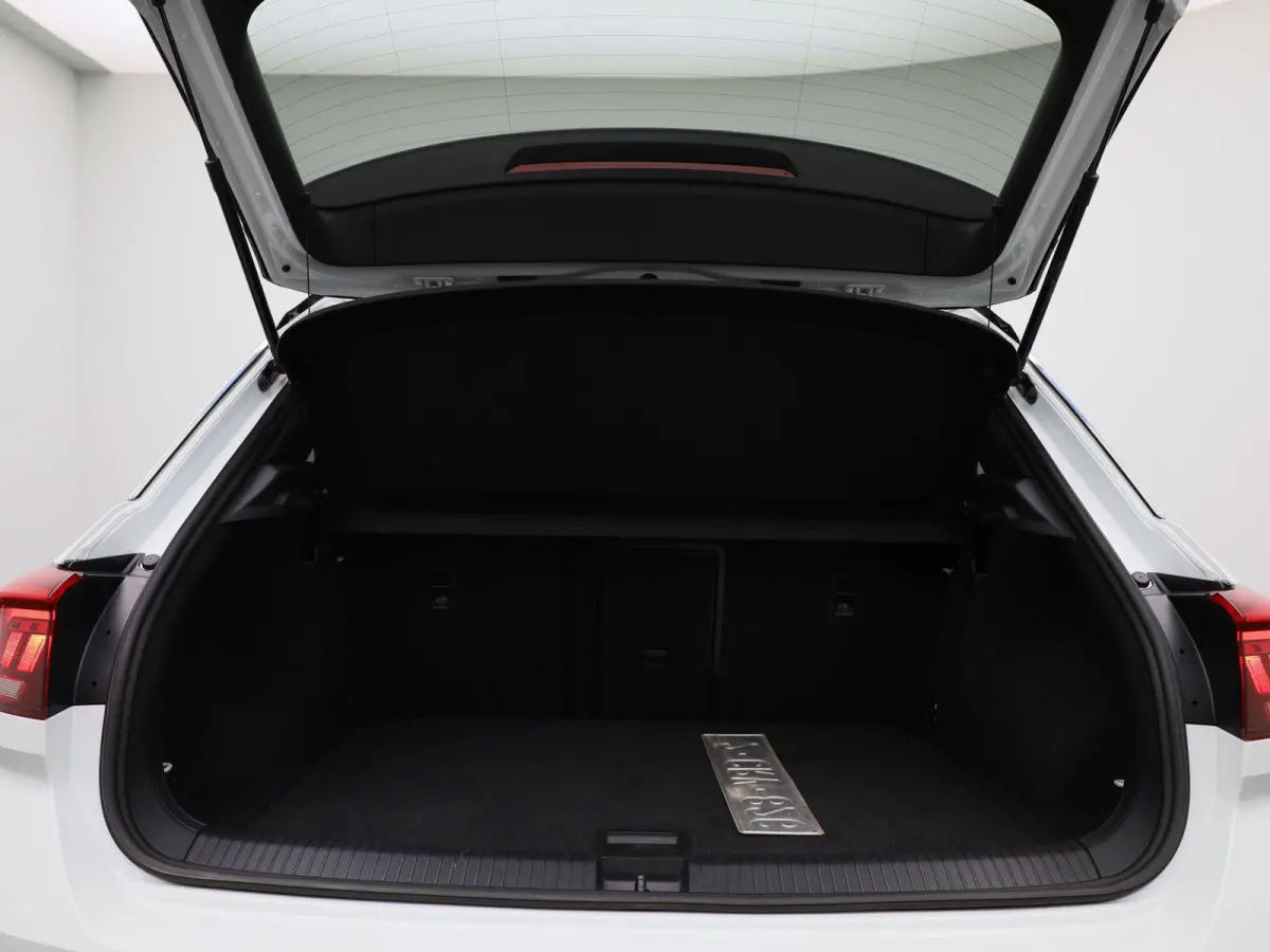1.5 TSI R-Line | 150PK | AUTOMAAT | NAVIGATIE | CAMERA | STOELVERWARMING | CLIMATE CONTROL |