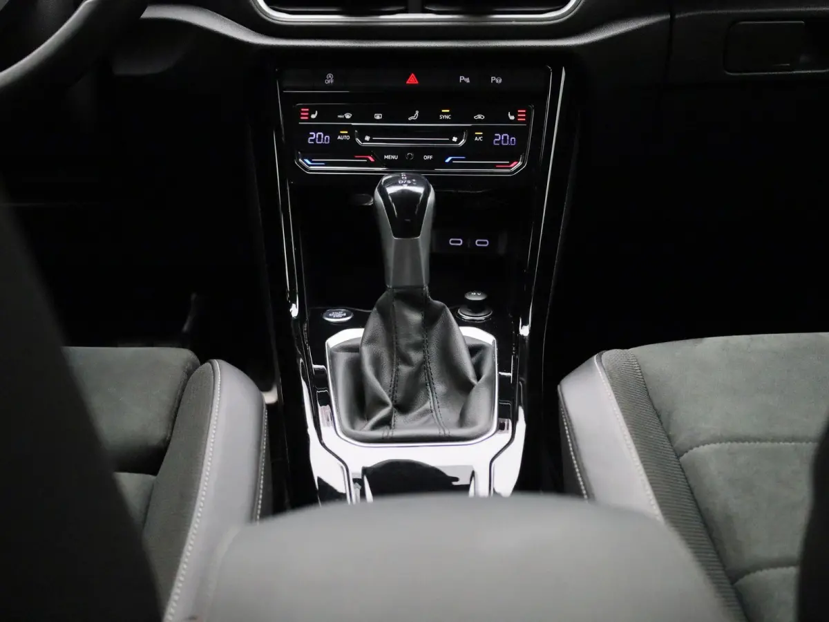 1.5 TSI R-Line | 150PK | AUTOMAAT | NAVIGATIE | CAMERA | STOELVERWARMING | CLIMATE CONTROL |