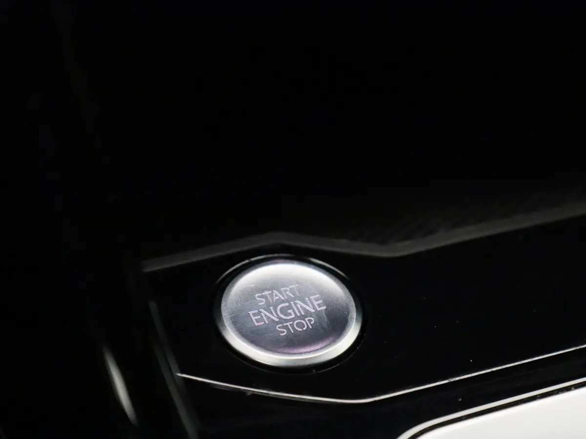 1.5 TSI R-Line | 150PK | AUTOMAAT | NAVIGATIE | CAMERA | STOELVERWARMING | CLIMATE CONTROL |