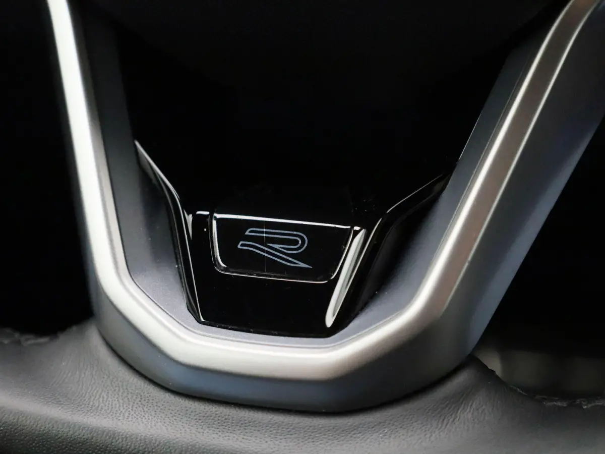 1.5 TSI R-Line | 150PK | AUTOMAAT | NAVIGATIE | CAMERA | STOELVERWARMING | CLIMATE CONTROL |