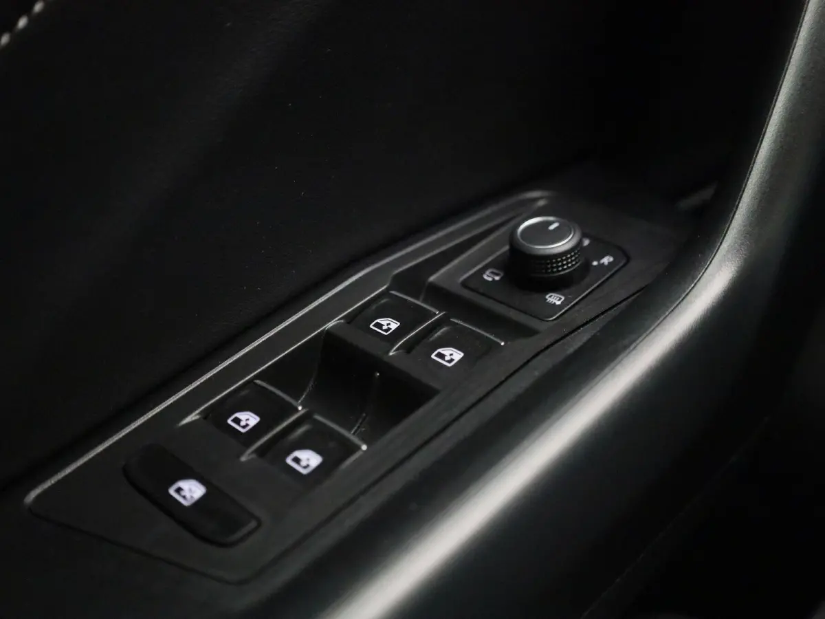 1.5 TSI R-Line | 150PK | AUTOMAAT | NAVIGATIE | CAMERA | STOELVERWARMING | CLIMATE CONTROL |