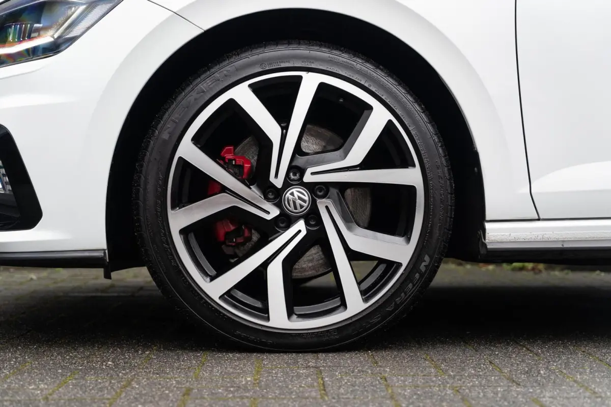 2.0 TSI GTI PANO / ACC / VIRTUAL / CARPLAY