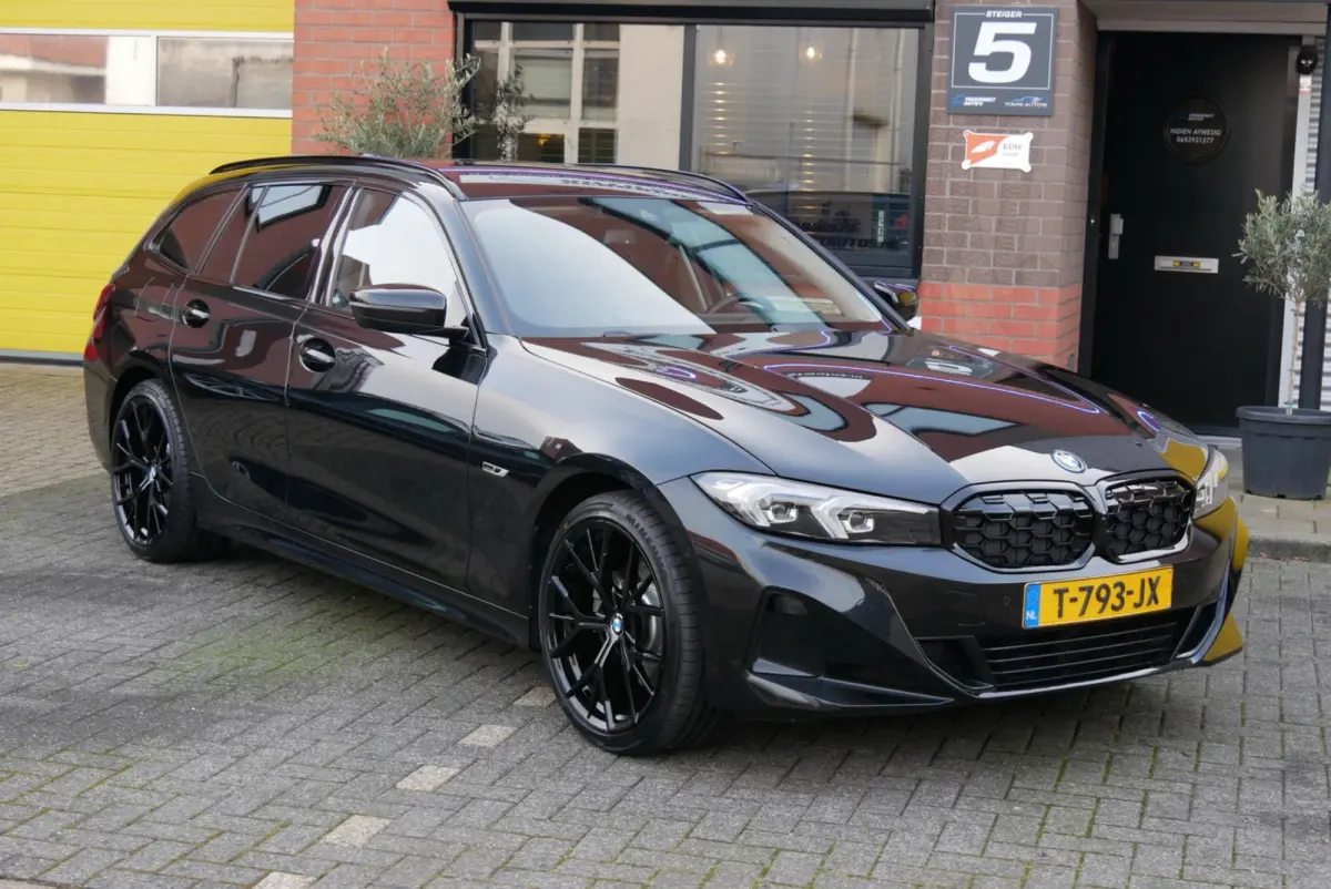 320e.station.sport.leer.facelift.leer.org ned geleverd