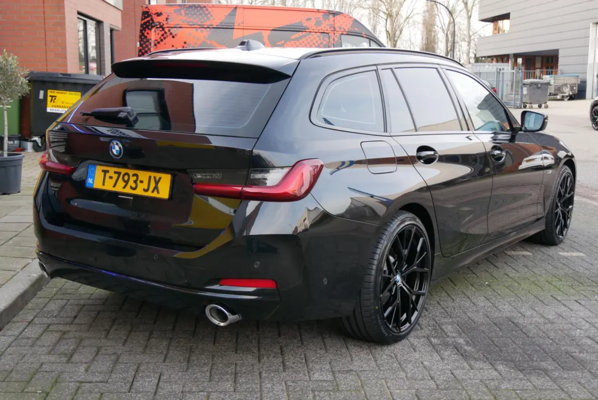 320e.station.sport.leer.facelift.leer.org ned geleverd